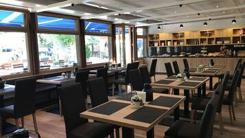 FrĂŒhstĂŒck zum Mitnehmen am Wochenende (12 EUR pro Person)