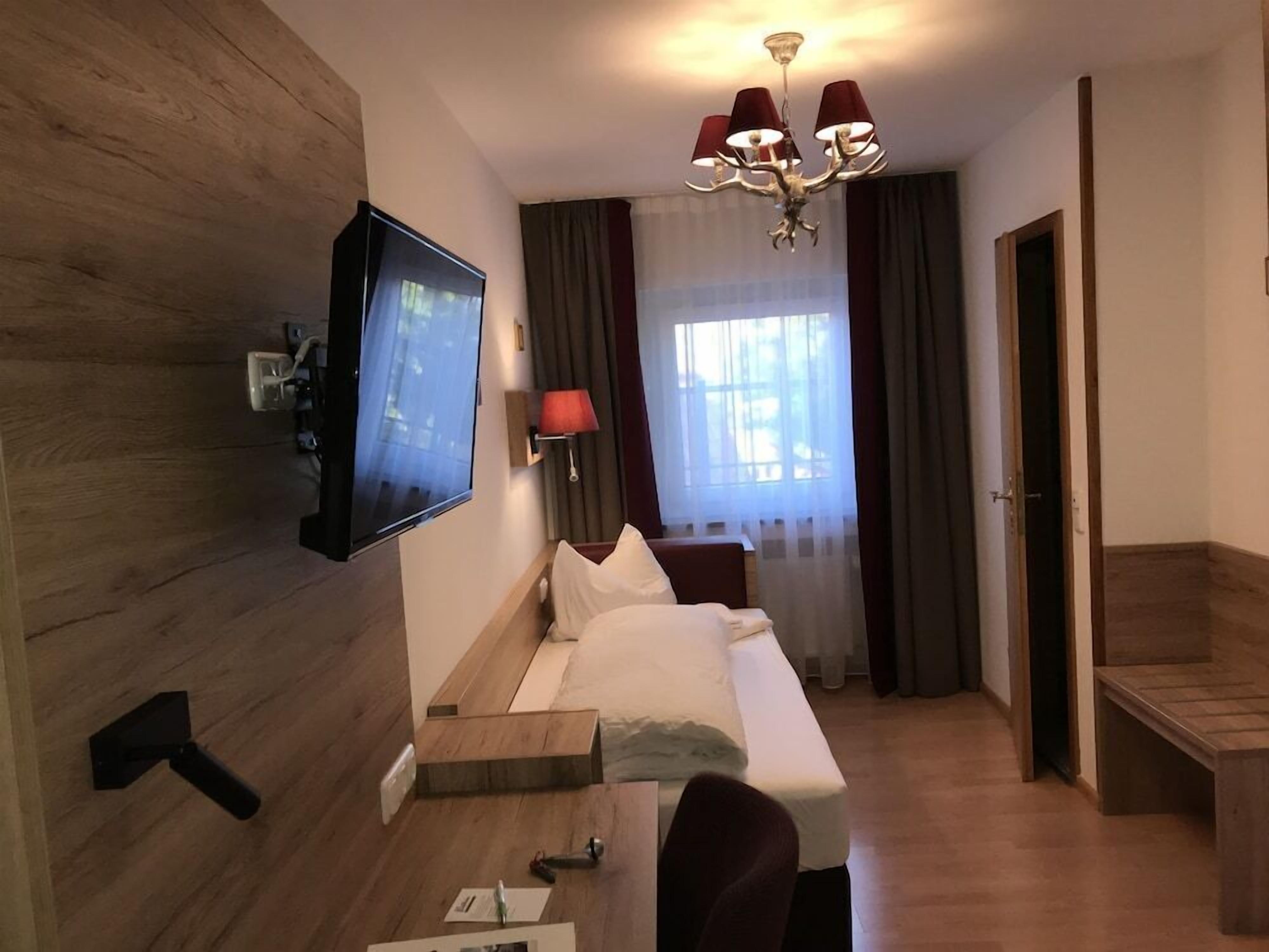 Desk, blackout drapes, iron/ironing board, free WiFi