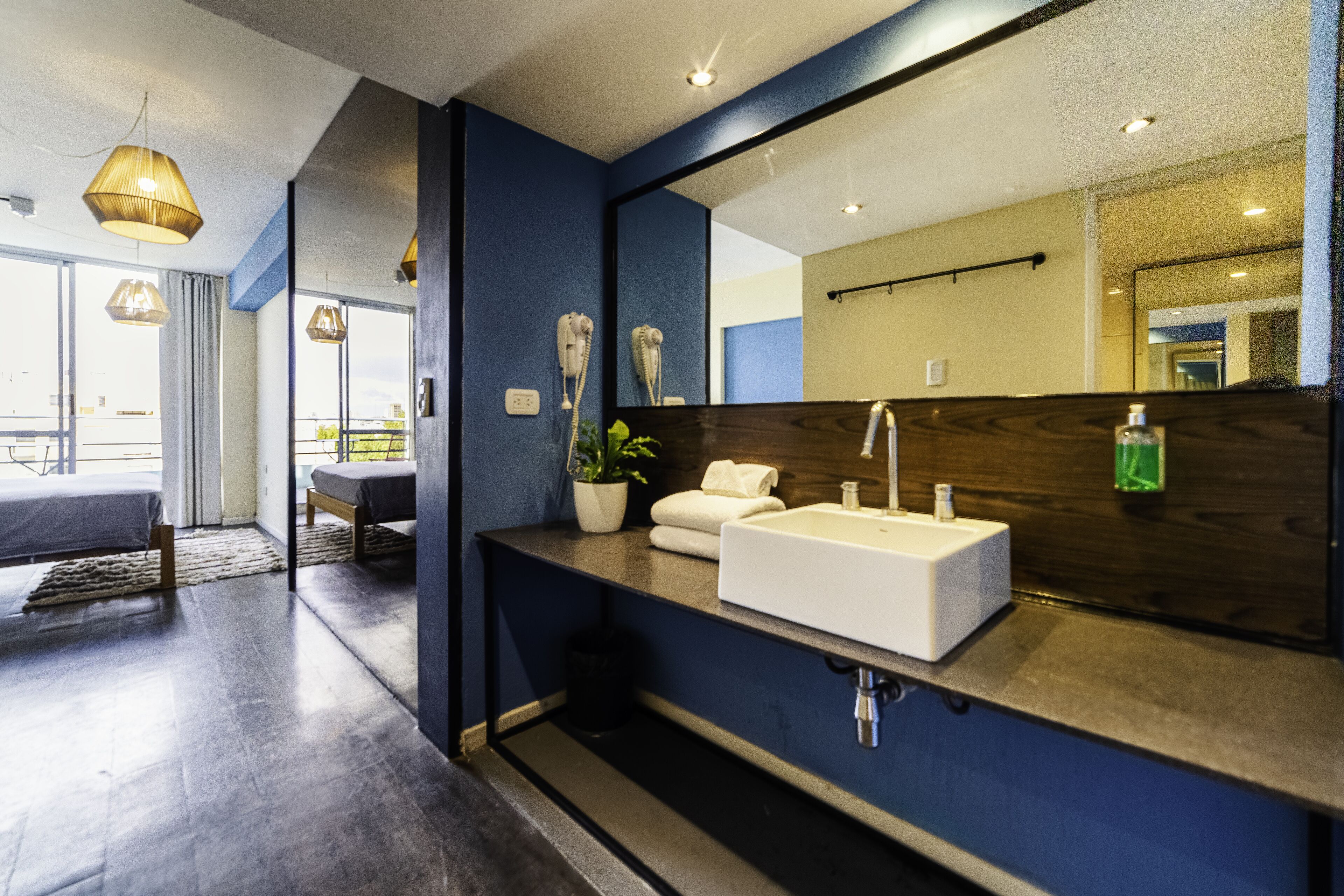 standard room (queen), private room | bathroom | shower, towels