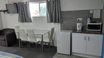 Microwave, coffee/tea maker, electric kettle