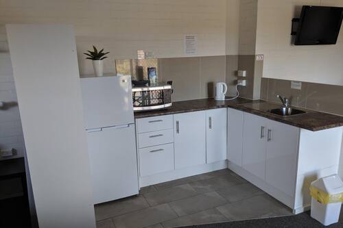 Microwave, coffee/tea maker, electric kettle