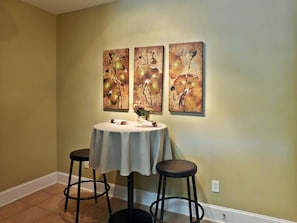 Condo, Multiple Beds (533 Edgewater) | In-room dining