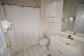 Condo, Multiple Beds (822 Cypress Bend) | Bathroom