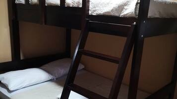 Peralatan tempat tidur premium, Wi-fi percuma, cadar katil