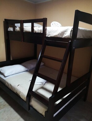 Premium bedding, free WiFi, bed sheets - Paraíso Tropical Apartments & Rooms (Alajuela)