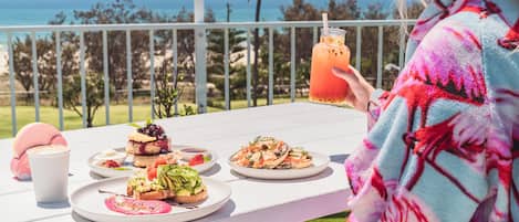 Daily cooked-to-order breakfast for a fee