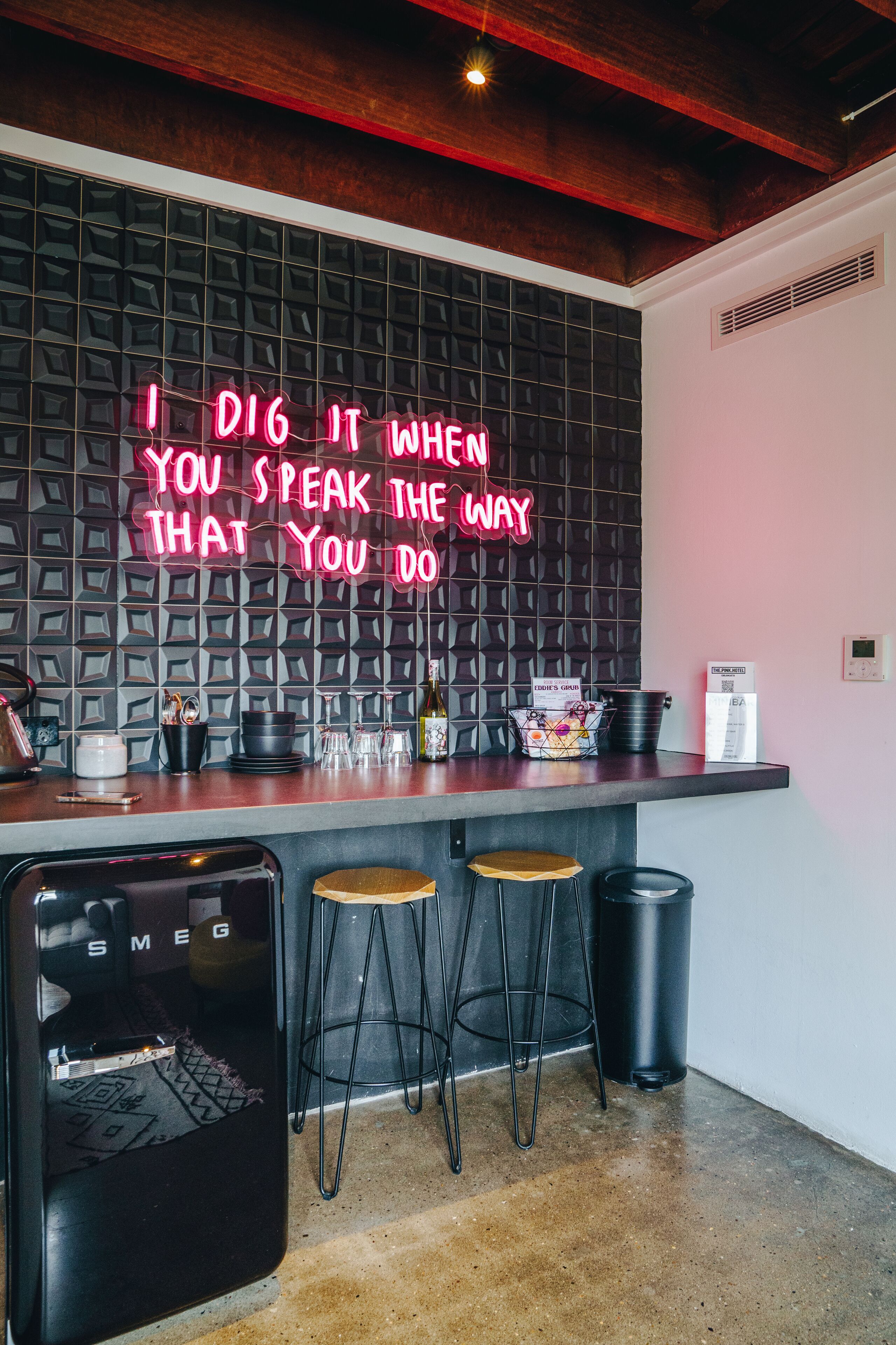 superior king suite | living area | 32-inch smart tv with digital channels, tv, netflix