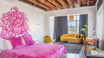 Medusa Balcony King Room | Minibar, individually decorated, individually furnished, blackout drapes