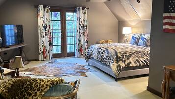 5 bedrooms, in-room safe, WiFi, bed sheets