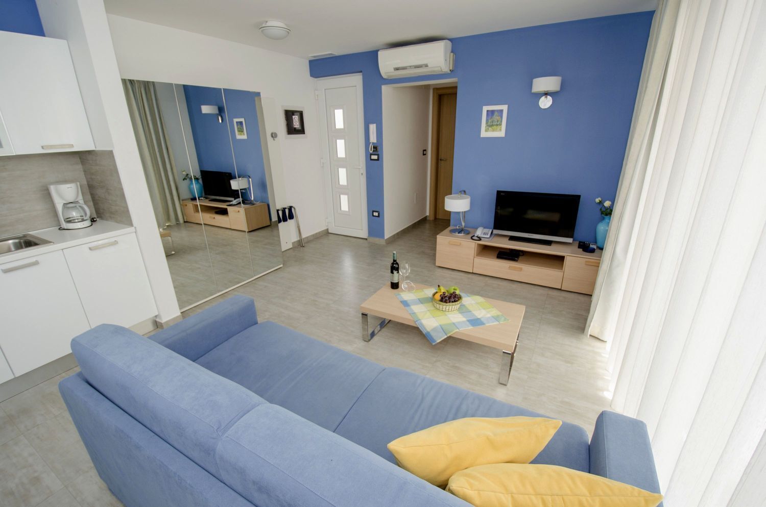 電視、乒乓球設施