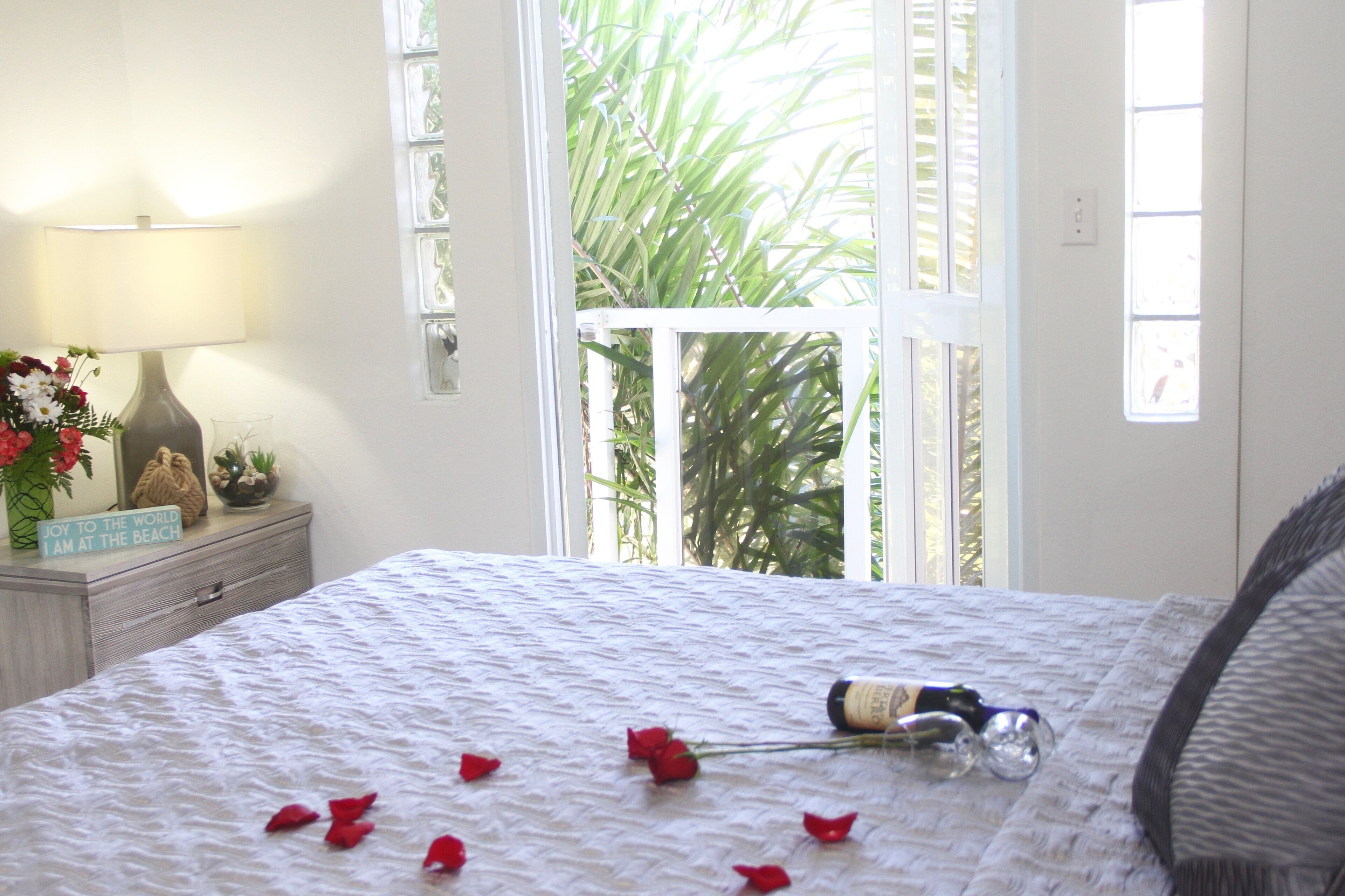 6 quartos, ferros/tábuas de passar roupa, Wi-Fi de cortesia