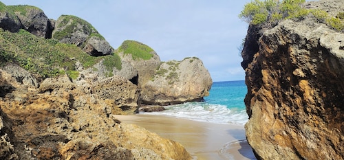 Steps from Water & Restaurants, right at Jobos beach!, Great Location!