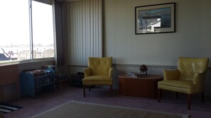 Interior - Clean Cozy  Home on the St. Clair River, 4 bedroom Sleeps 7 (Marine City)