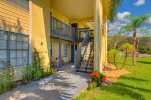 Exterior - Sandy Feet Retreat, 3 Beds, Walk to Beach, Shops & Pier, Beach Items Included (St Augustine)