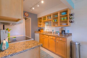 Fridge, microwave, oven, stovetop - Sandy Feet Retreat, 3 Beds, Walk to Beach, Shops & Pier, Beach Items Included (St Augustine)