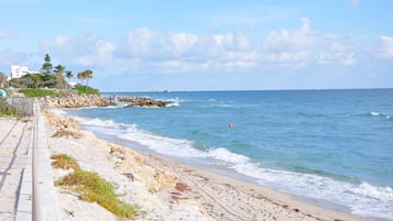 Am Strand, Liegestühle