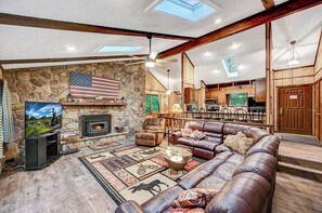 Smart TV, fireplace, DVD player, table football