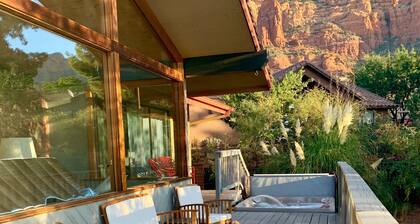 Dynamite Red Rock Views w Spa & gas fire-table