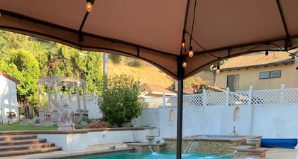 Magnifique maison espagnole dans un jardin secret: votre propre complexe