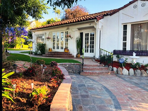 Upea espanjalainen kotihuvila salaisessa puutarhassa: oma lomakeskuksesi🕊