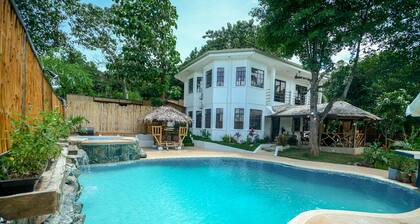 Hilltop Pool and VIlla