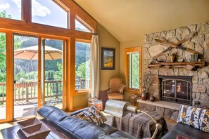 TV, fireplace, DVD player, books
