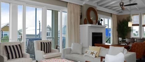 Téléviseur, foyer, lecteur de DVD