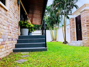 4 Bedrooms Villa | Terrace/patio