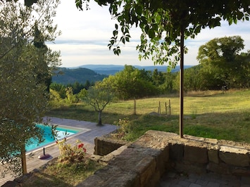 la vue dont on profite en permanence des différentes terrasses