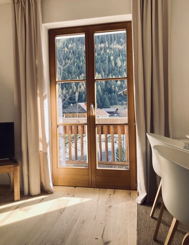 's Lois - beautiful apartment in the beautiful Kaunertal for 2-4 p. with terrace, balcony, garage