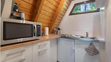 Réfrigérateur, four, plaque de cuisson, cafetiÚre/bouilloire