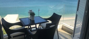 Asunto on kaunis järvinäköala - 10 metrin päässä merestä - Year 2016