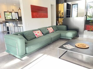 Älytelevisio, kirjoja