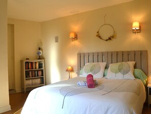 3 chambres, fer et planche à repasser, lit parapluie, Wi-Fi gratuit