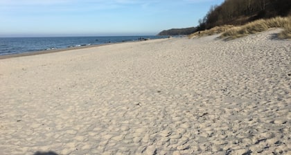 NEW 2018 holiday home exclusively near the beach, sauna, fireplace, free WiFi, garden