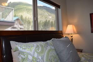 2 chambres, fer et planche à repasser, accès au Wi-Fi (inclus)