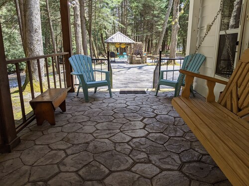 Montgomery Run cabin located in a secluded wooded area close to Clearfield, PA