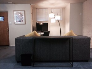 تلفزيون ذكي، مشغل دي في دي، مكتبة فيديو