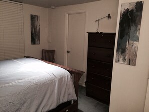 1 chambre, fer et planche à repasser, Wi-Fi gratuit, draps fournis