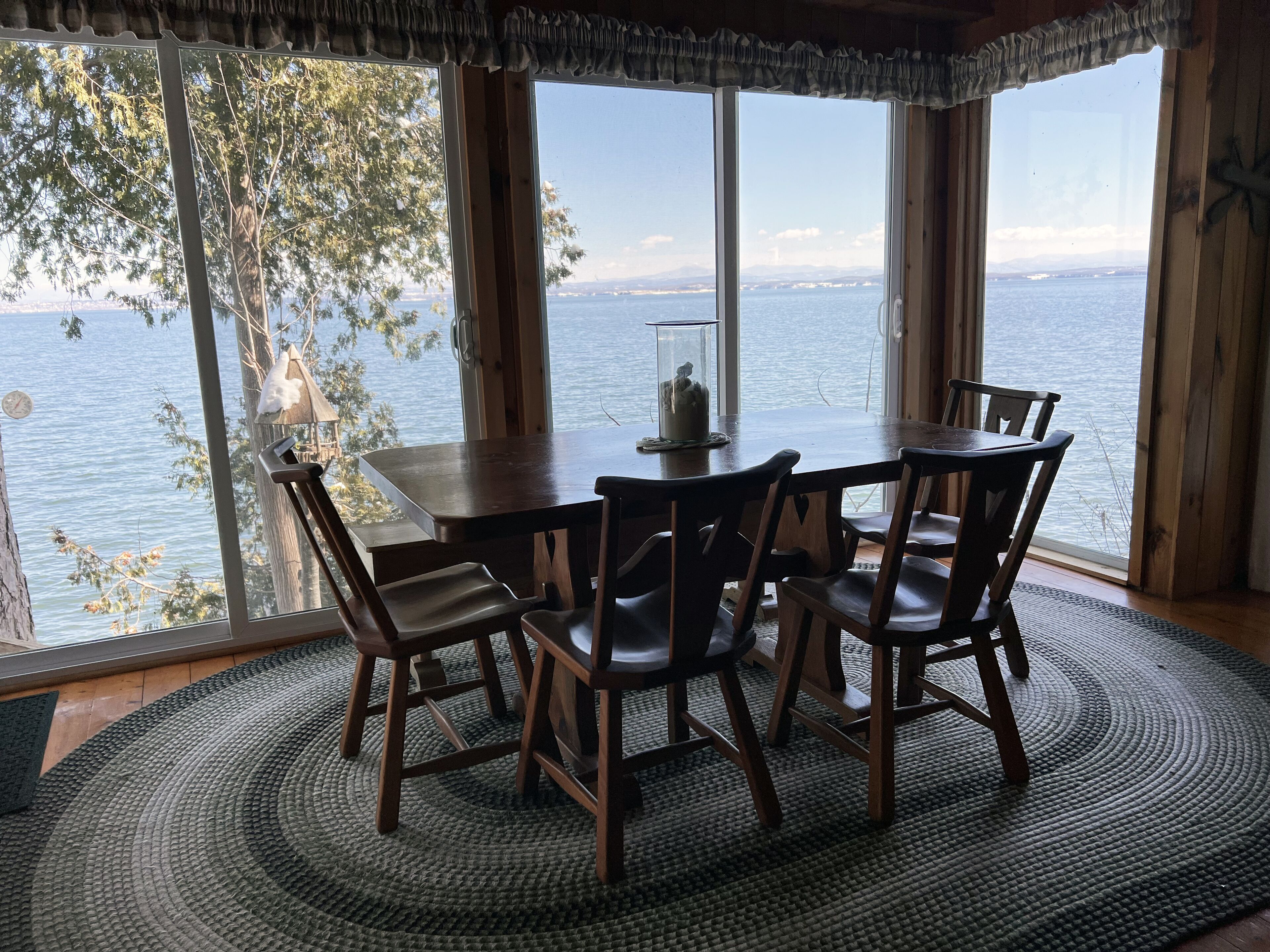 Rustic Cottage On The Water With Beautiful Views.... Relax