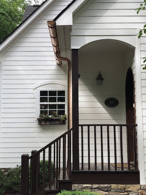 Exterior detail - Freshly Decorated, 1.5 miles to downtown Highlands w/ views of Mount Satulah! (Highlands)