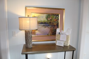 Interior - Freshly Decorated, 1.5 miles to downtown Highlands w/ views of Mount Satulah! (Highlands)