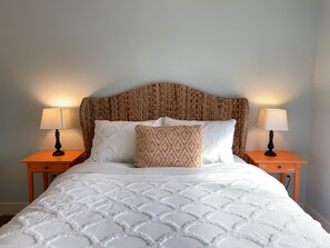 4 quartos, ferros/tábuas de passar roupa, berço de viagem