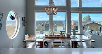 The Hibiscus Haven - Panoramic Ocean Views, JUST 20 STEPS TO THE BEACH!