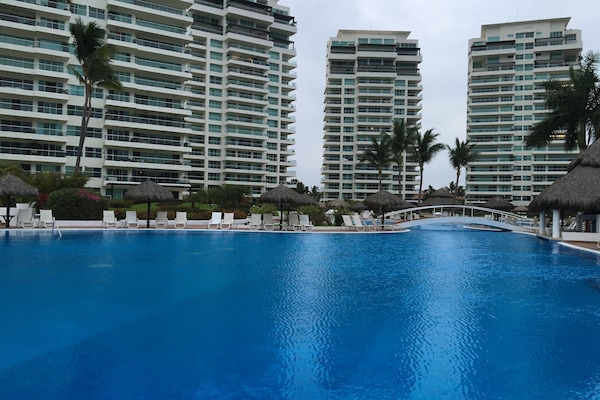 Gorgeous Infinity pool