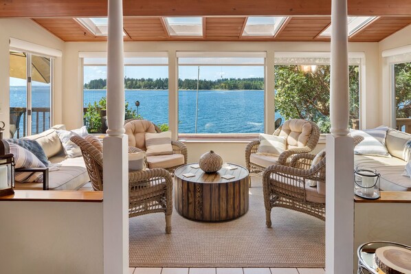 تلفزيون ذكي