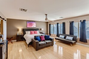 5 camere, una scrivania, ferro/asse da stiro, culla da viaggio