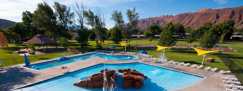 Super Affordable & Spacious 3 BR Townhouse w/3 en-suite baths