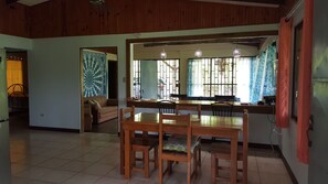 Interior - Walking distance to beautiful Playa Matapalo! (Matapalo)