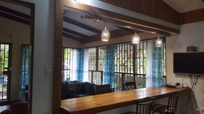 Interior - Walking distance to beautiful Playa Matapalo! (Matapalo)